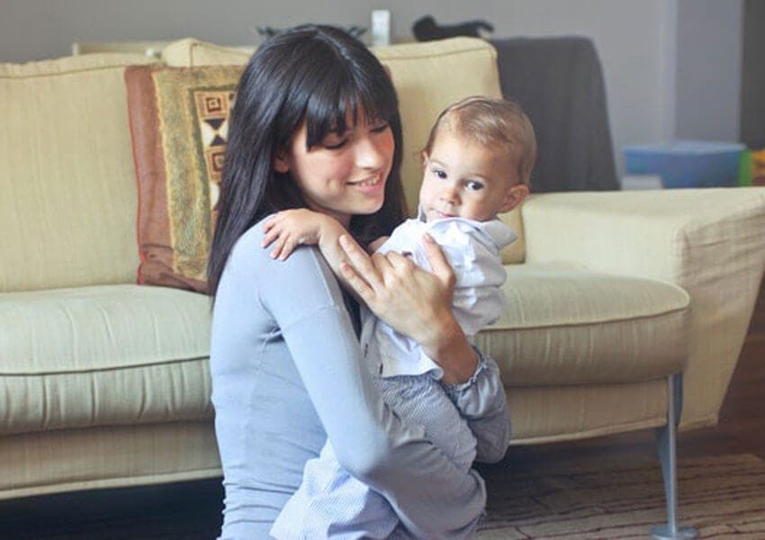 Mãe e filho conversando